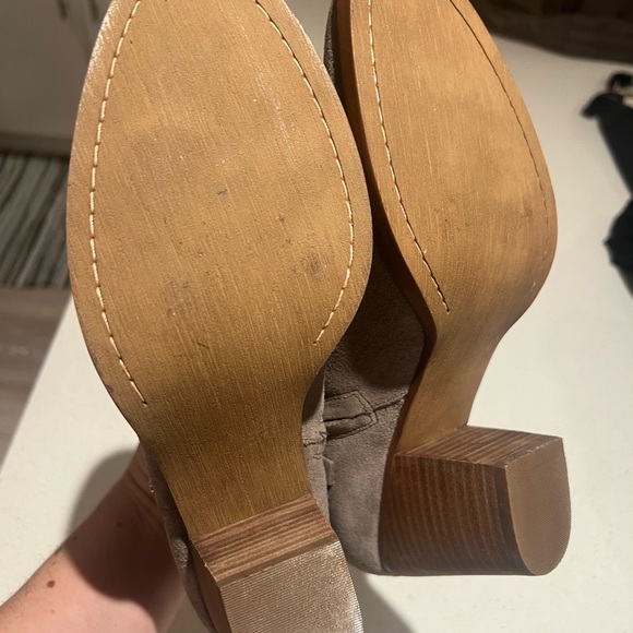 Nine West beige suede boots size 9 - Picture 10 of 10